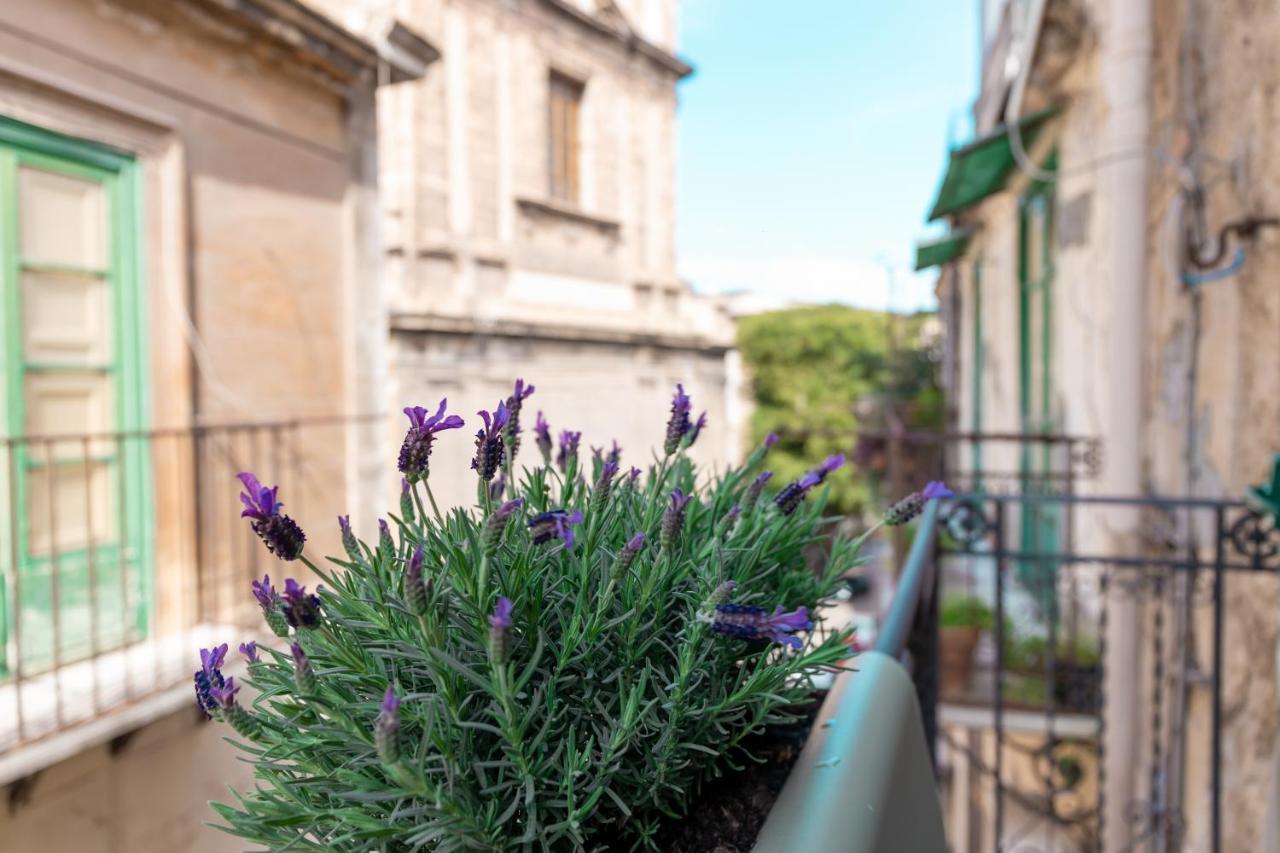 Nicolhouse - Appartamento Nel Centro Storico Di パレルモ エクステリア 写真